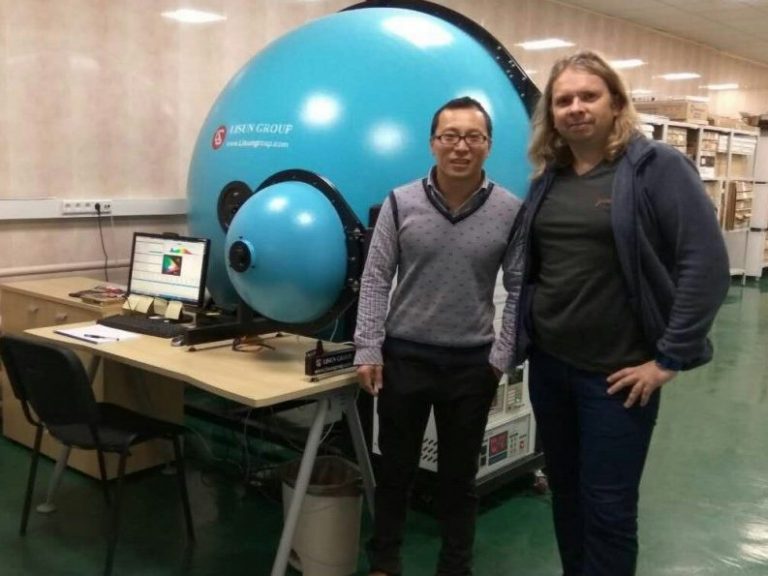 Russia – Free installation and training of LPCE-3 CCD spectroradiometer integrating sphere compact system